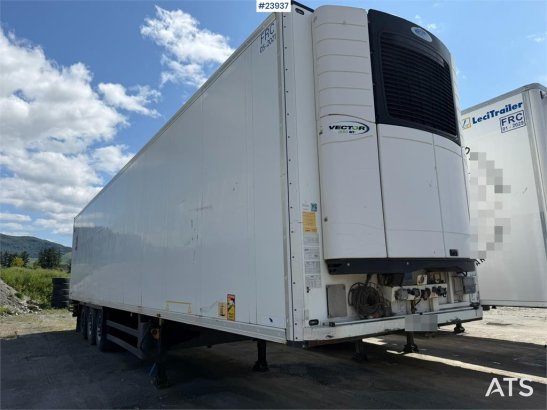 Schmitz Cargobull with refrigeration/freezing unit Schmitz Cargobull with refrigeration/freezing unit 2015 2 image 18