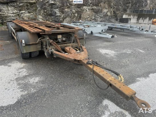 Kaupe 3 akslet hook trailer with tipper for sale as a re Kaupe 3 akslet hook trailer with tipper for sale as a re 2011 2 i...