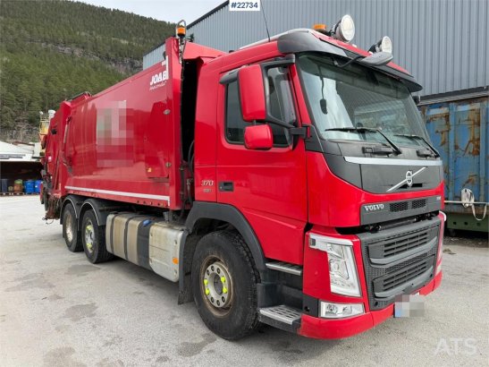 Volvo FM370 6x2 pusher with 2 chamber refuse truck with FM370 6x2 pusher with 2 chamber refuse truck with 2018 2 image 18