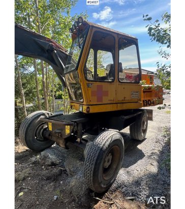 Atlas 1304 Wheeled Excavator – 2 Buckets 1304 Wheeled Excavator – 2 Buckets 1989 2 Wheeled Excavators image 3