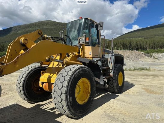 Komatsu WA320-3H wheel loader for sale as partial repair p 848 1994 2 Wheel Loaders image 3