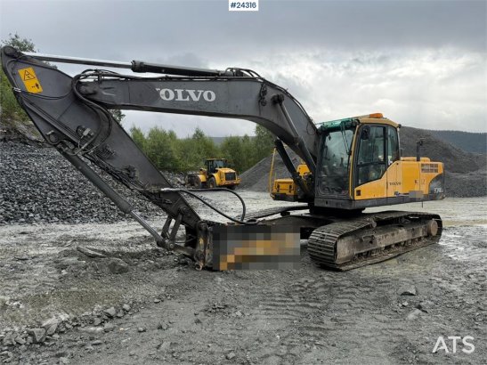 Volvo EC240CL excavator with a tooth bucket EC240CL excavator with a tooth bucket 2011 2 image 3