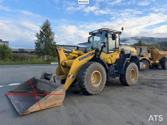 Komatsu WA320-8E0 wheel loader w/ lever steering and a buc 848 2020 2 Wheel Loaders image 3