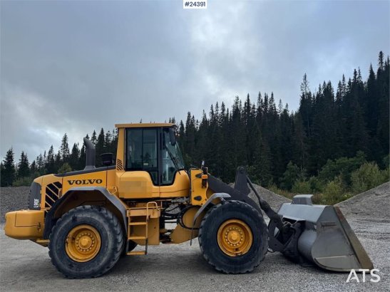 Volvo L90F Wheel Loader w/ Bucket and Pallet Forks – Low 10140 2008 2 Wheel Loaders image 3