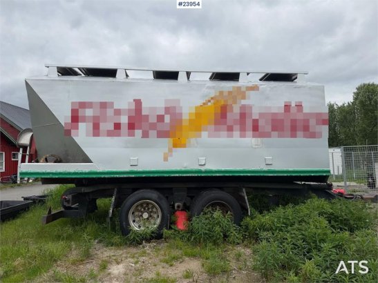 Trailer-Bygg TB 20 tipper trailer. Repair project. TRAILER-BYGG TB 20 tipper trailer. Repair project. 1987 2 Dump trailers...