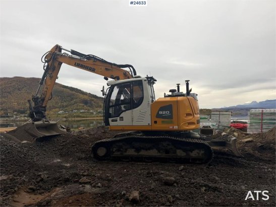 Liebherr R920 LC reduced-tail-swing excavator with GPS, 2 b 10028 2022 2 Crawler Excavators image 3