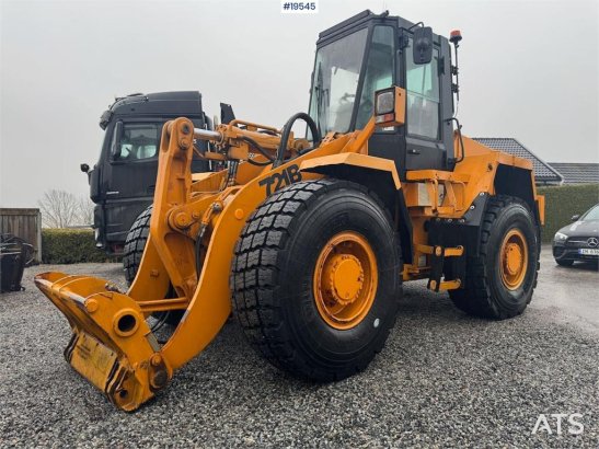 CASE 721B Wheel Loader with bucket 721B Wheel Loader with bucket 1995 2 Wheel Loaders image 3