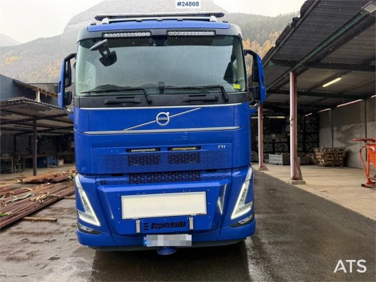 Volvo FH540 8x4 Tridem Crane Truck with Palfinger 37 tm 590 2022 2 Crane trucks image 3