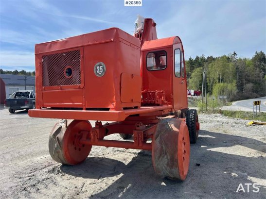 Brøyt X2 excavator w/bucket (Nostalgia!) Broyt X2 excavator w/bucket (Nostalgia!) 1963 2 Crawler Excavators image 4