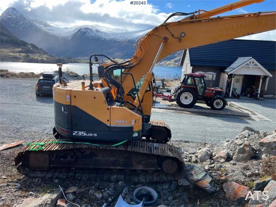 Hyundai Robex 235 LCR-9 w/ Excavator bucket and gps Robex 235 LCR-9 w/ Excavator bucket and gps 2012 2 Crawler Excavators ...
