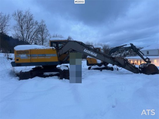 Åkerman EC200 excavator with 2 buckets. SEE VIDEO. EC200 excavator with 2 buckets. SEE VIDEO. 1996 2 Crawler Excavators im...