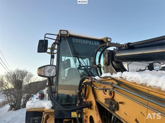 CAT 930G w/ bucket, pallet forks and scale. See hours! 930G w/ bucket, pallet forks and scale. See hours! 2005 2 Wheel Loa...