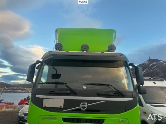 Volvo FM450 box truck 6x2 w/ full side opening, 2 zone u FM450 box truck 6x2 w/ full side opening, 2 zone u 2016 2 image 26
