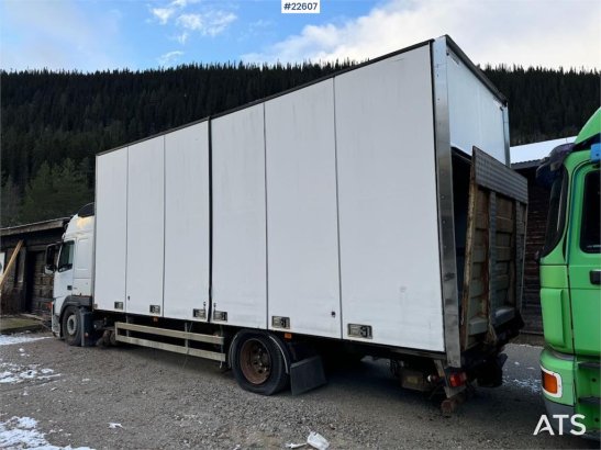 Volvo FM9 340 4x2 box truck with full side opening and t FM9 340 4x2 box truck with full side opening and t 2005 2 image 19