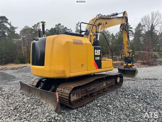 CAT 313FL crawler excavator with 2 buckets, tiltrotato 26 2017 2 Crawler Excavators image 4