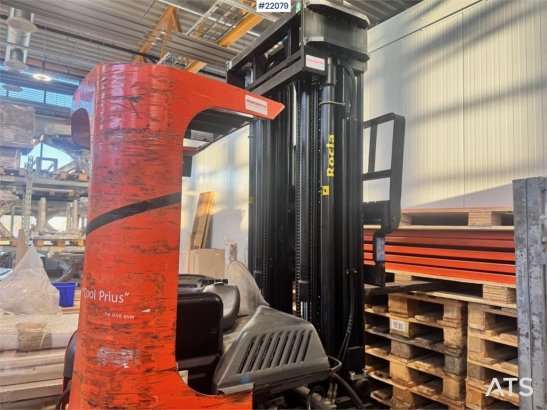 Rocla S16 reach truck with charger Rocla S16 reach truck with charger 2001 2 Forklift image 19