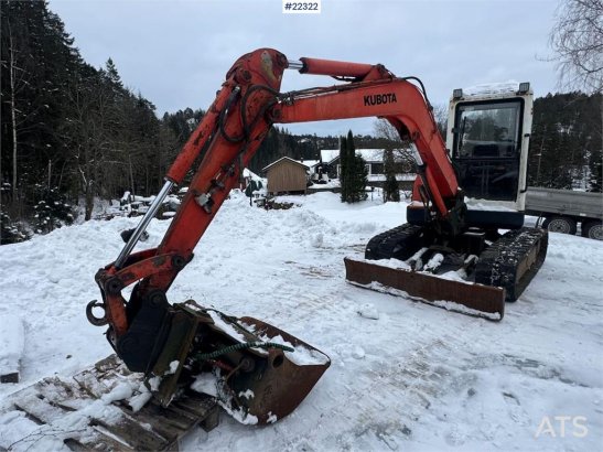 Kubota KX161-2 Tracked Excavator with Hydraulic Grading B KX161-2 Tracked Excavator with Hydraulic Grading B 2002 2 Crawle...