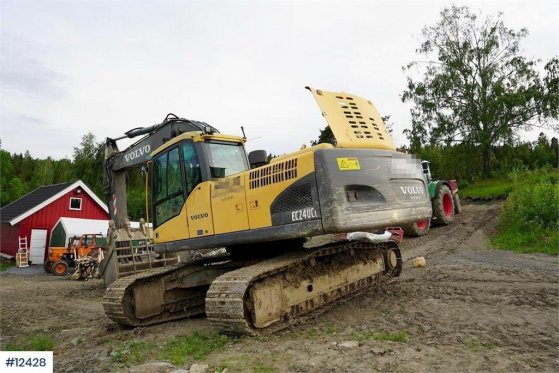 Volvo EC240CL Crawler Excavator with 2 Buckets EC240CL Crawler Excavator with 2 Buckets 2008 2 Crawler Excavators image 19