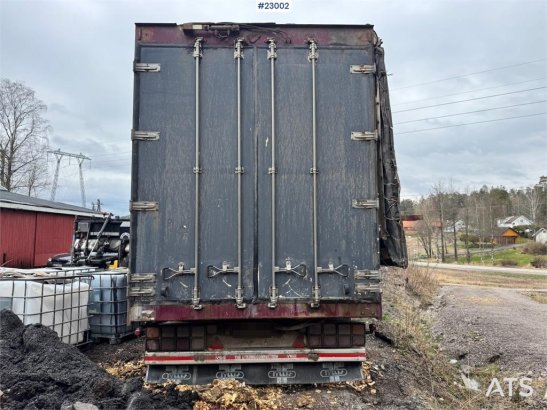 Tyllis wood chip trailer with hydraulic roof. Tyllis wood chip trailer with hydraulic roof. 2005 2 image 4