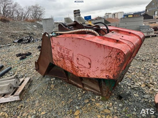 VTN FB250 crusher bucket w/ S70 attachment. VTN FB250 crusher bucket w/ S70 attachment. 2007 2 image 4