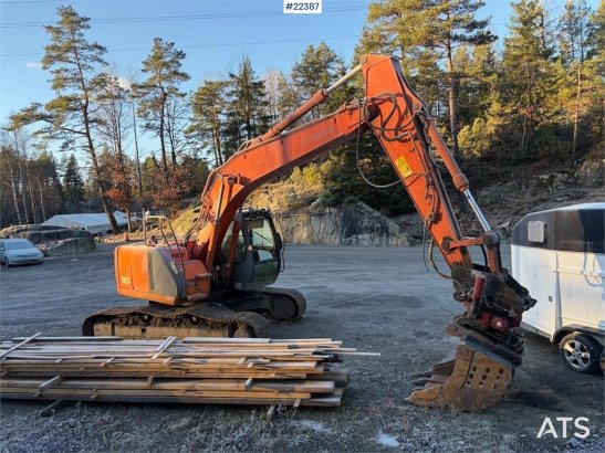 Hitachi ZX225USR – 2004-modell – Rototilt – 4 skuffer – I ZX225USR – 2004-modell – Rototilt – 4 skuffer – I 2004 2 Crawler...