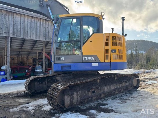 Volvo ECR235EL Tracked excavator w/ Cleaning bucket, til ECR235EL Tracked excavator w/ Cleaning bucket, til 2016 2 Crawler...