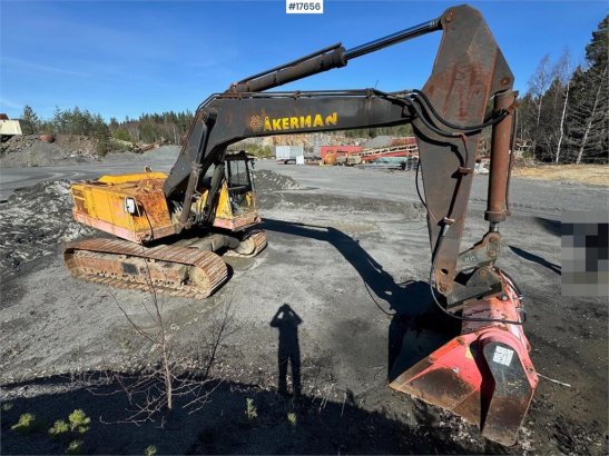 Åkerman H16c crawler excavator w/ Alu sieve bucket and too H16c crawler excavator w/ Alu sieve bucket and too 1978 2 Crawl...