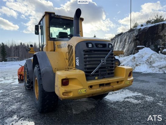 Volvo L90F wheel loader with a bucket 10140 2007 2 Wheel Loaders image 19