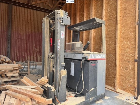 Nissan UNS 140 Reach Truck UNS 140 Reach Truck 2009 2 Forklift image 34