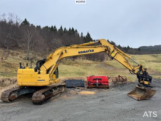 Komatsu PC228USLC-8 crawler excavator w/ rototilt w/ grab PC228USLC-8 crawler excavator w/ rototilt w/ grab 2011 2 Crawler...