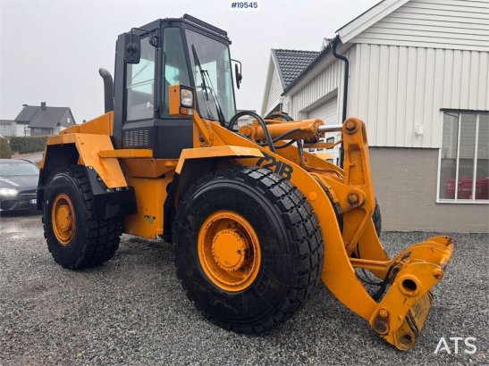 CASE 721B Wheel Loader with bucket 721B Wheel Loader with bucket 1995 2 Wheel Loaders image 34