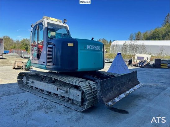 Kobelco SK135SRLC Excavator with grading bucket SK135SRLC Excavator with grading bucket 2003 2 Crawler Excavators image 4