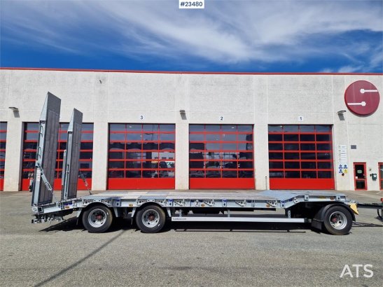 Humbaur HTD 30 3-axle machinery trailer with double loadin Humbaur HTD 30 3-axle machinery trailer with double loadin 2 Lo...