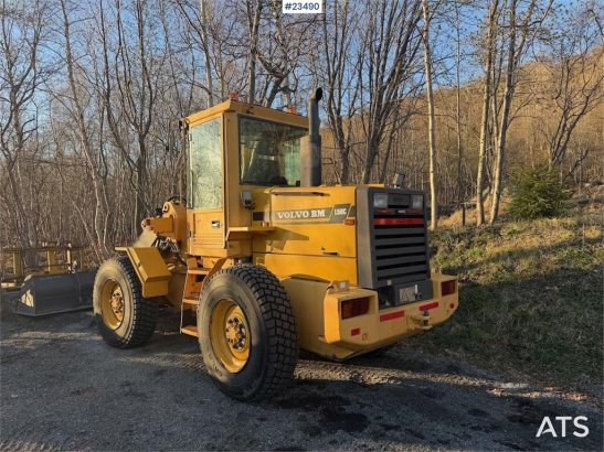 Volvo L50C wheel loader w/ 3 buckets, pallet forks, plow L50C wheel loader w/ 3 buckets, pallet forks, plow 1996 2 Wheel L...