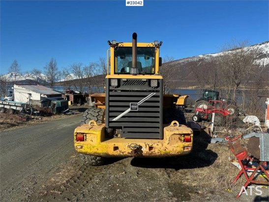 Volvo L90D wheel loader w/ LED lights, folding wing setu L90D wheel loader w/ LED lights, folding wing setu 2002 2 Wheel L...
