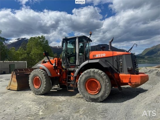 Hitachi ZW220 Wheel Loader w/Bucket – Rebuilt Engine WATCH 884 2012 2 Wheel Loaders image 4