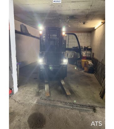 Toyota 02-8FDF25 with hydraulic side shift and fork widen 02-8FDF25 with hydraulic side shift and fork widen 2012 2 Forkli...