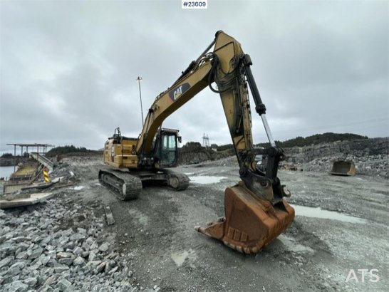 CAT 323FL with tilt and digging bucket 36 2018 2 image 4