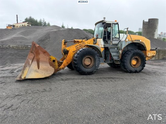 Liebherr L580 wheel loader with a gravel bucket, tooth buck L580 wheel loader with a gravel bucket, tooth buck 2006 2 Whee...