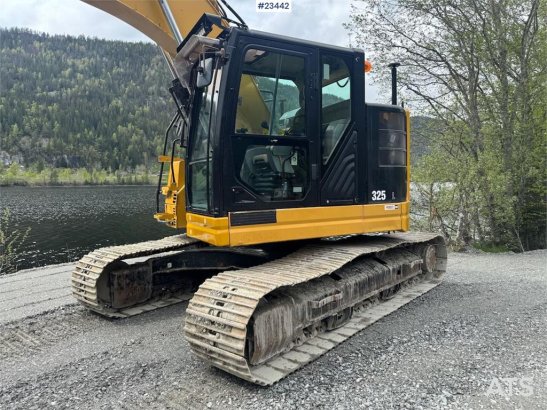 CAT 325FLCR Excavator – 2 Buckets, R8 Rototilt and Mak 38 2017 2 Crawler Excavators image 49