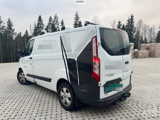 Ford Transit 4x2 Van with 2 Sets of Tires Transit 4x2 Van with 2 Sets of Tires 2016 2 Small Vans image 124