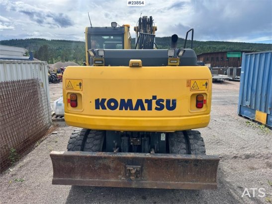 Komatsu PW160-8 Wheeled Excavator with Rototilt and Gradin 915 2013 2 Wheeled Excavators image 4