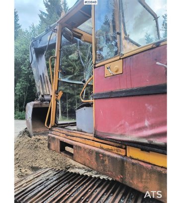 Åkerman H10 Excavator with Digging Bucket H10 Excavator with Digging Bucket 1983 2 Crawler Excavators image 19