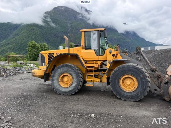 Volvo L180F Wheel loader with bucket L180F Wheel loader with bucket 2008 2 Wheel Loaders image 4