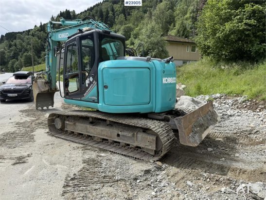 Kobelco Sk140SRLC-3 excavator equipped with a tooth bucket Sk140SRLC-3 excavator equipped with a tooth bucket 2015 2 Crawl...