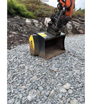 Remu EP3150 screening bucket with S60 attachment REMU EP3150 screening bucket with S60 attachment 2015 2 image 4