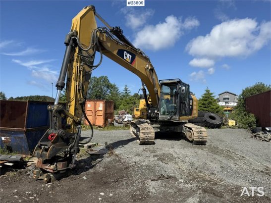 CAT 323FL with tilt and digging bucket 36 2018 2 Crawler Excavators image 4