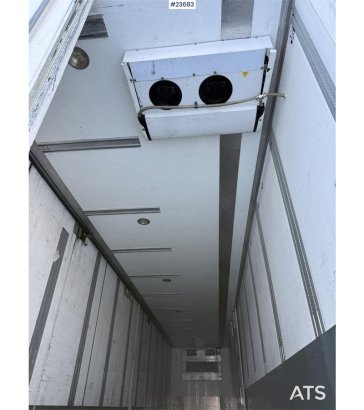 Ekeri T3-K 3 axle closed semi trailer w/ full side openi Ekeri T3-K 3 axle closed semi trailer w/ full side openi 2014 2 i...