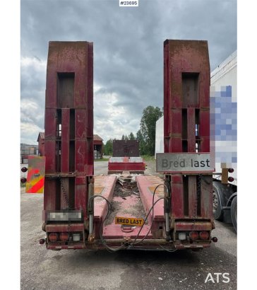 Broshuis Machine Semi-Trailer – with hydraulic loading ramp Broshuis Machine Semi-Trailer – with hydraulic loading ramp 20...