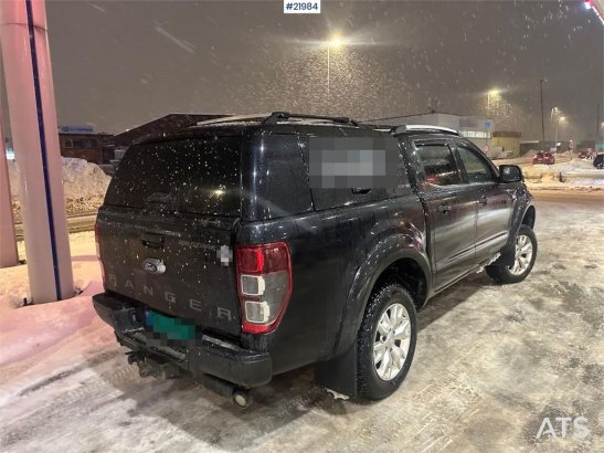 Ford Ranger w/ two sets of tires and defective 4 wheel Ranger w/ two sets of tires and defective 4 wheel 2014 2 Small Vans...